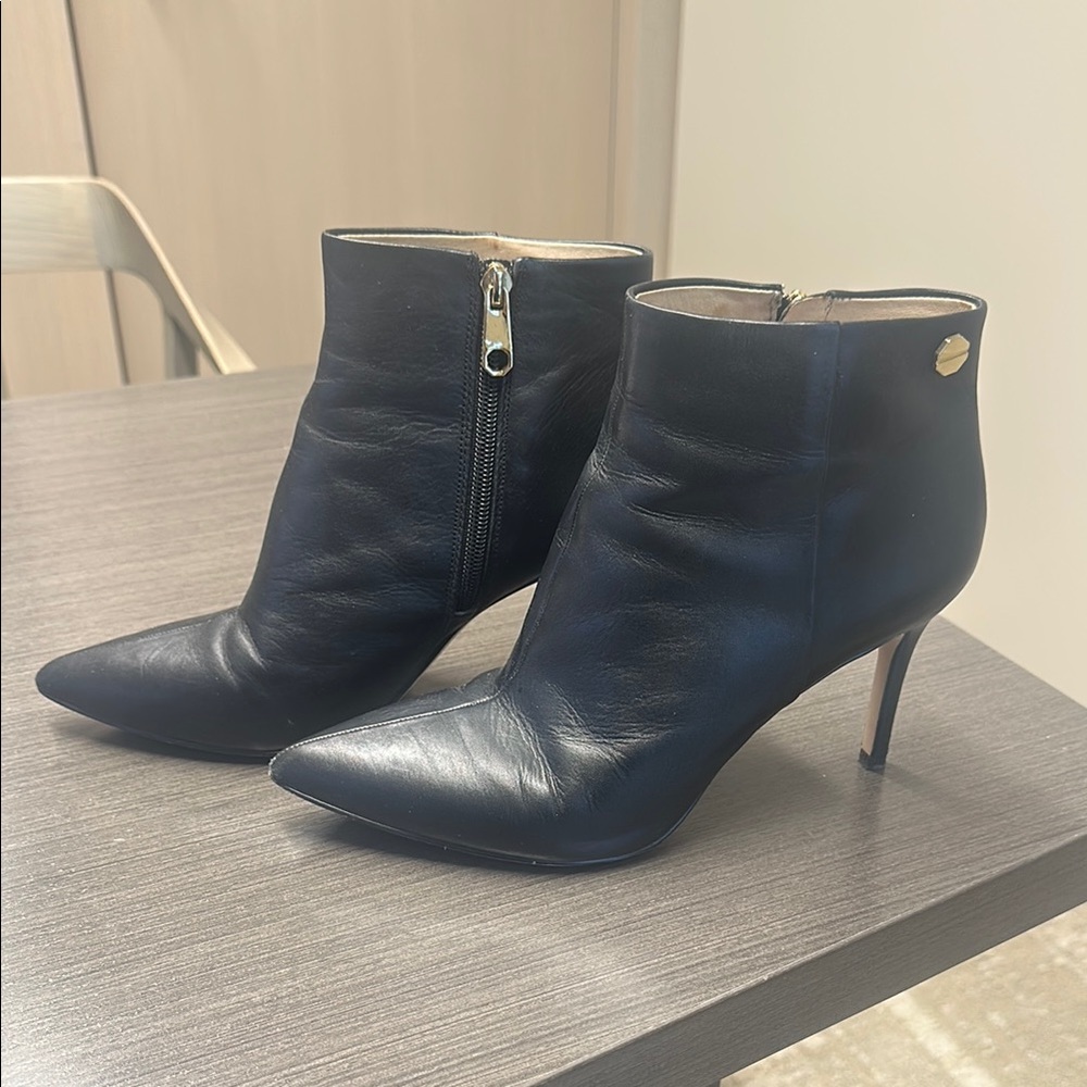 Louise et Cie Elegant Black Leather Ankle Boots